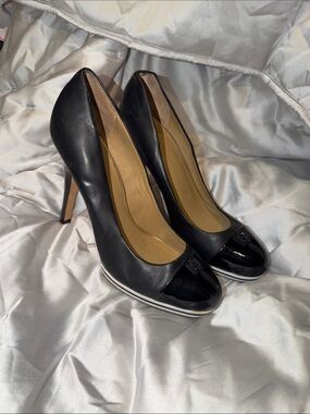 Italian comfy Black Leather High Heel Pumps with Patent Cap Toe and Logo Accent